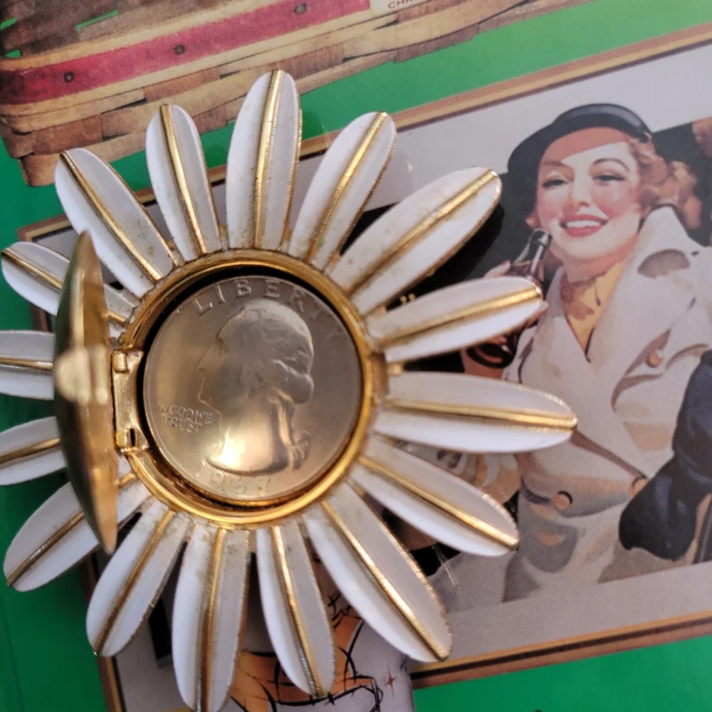 Trio of Vintage Flower Brooches ~ MCM ~ Sarah Coventry ~ Avon ~ Pretty! Mod!
